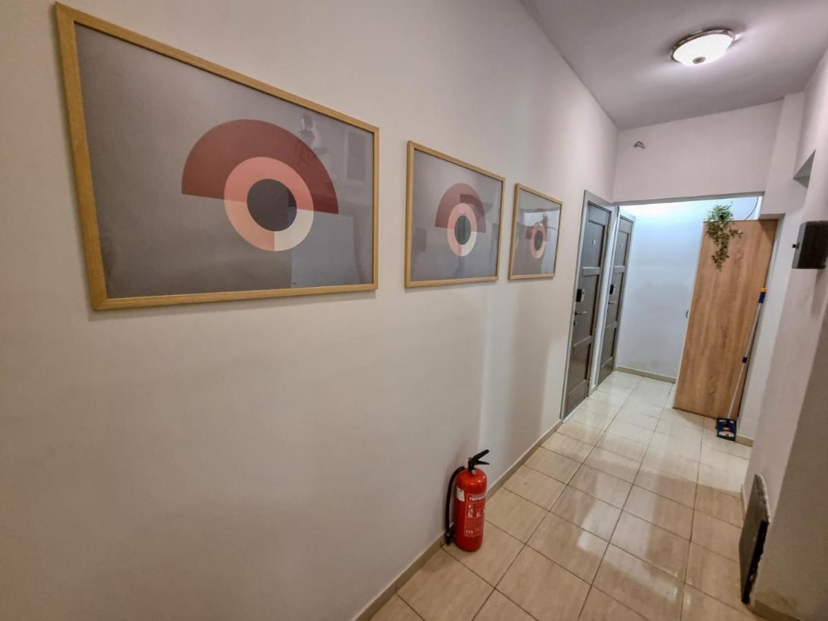Welcoming In Center Апартамент *